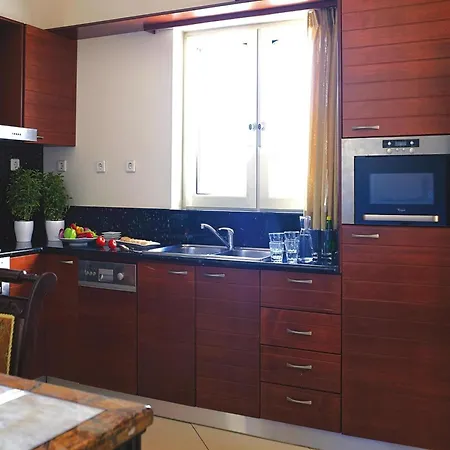 Villas, Вилла Платаньяс